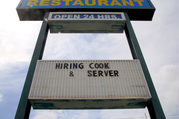 Restaurant Recruiting, Staffing and Turnover Trends: What You Need to Know About Managing Restaurant Staff