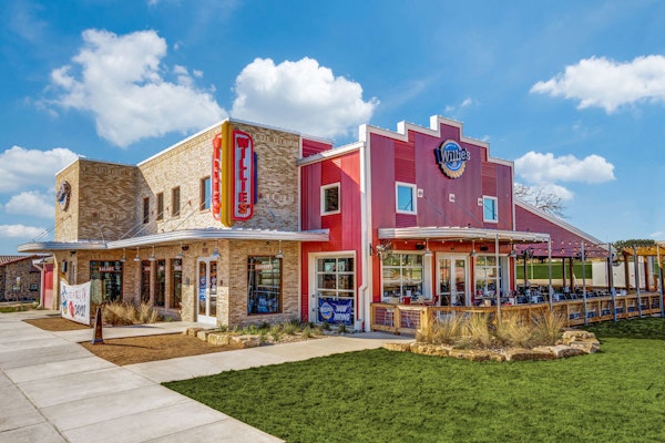 Case Study: How Willie's Icehouse Leverages Industry Benchmarking & Insights to Elevate Restaurant Experience